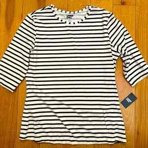 Black and white Lands’ end swim shirt , Brand new with tags ! Size Small (6-8)